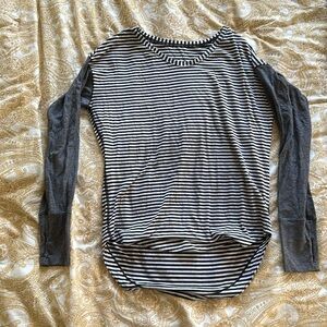 Women’s Long Sleeve Top Lululemon size 6